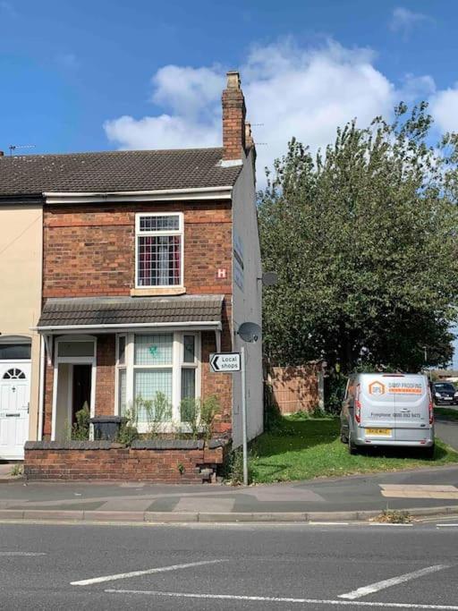 Wv1 Budget Contractor Stays- 5 Beds - Discounts Ok Wolverhampton Zewnętrze zdjęcie